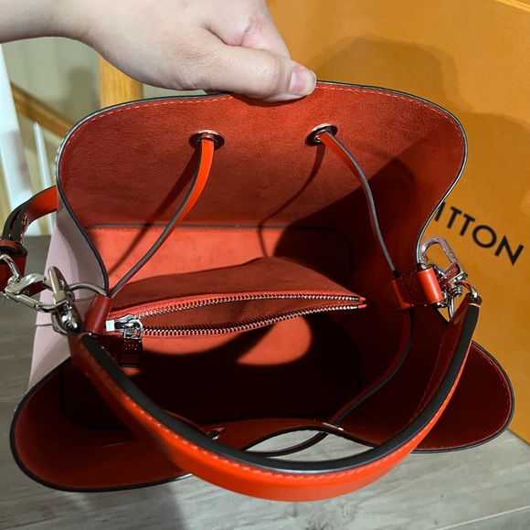 Louis Vuitton Neo Noe Epi In Rose Ballerine - Picture 9 of 14